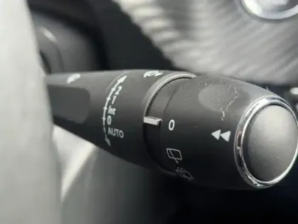 Photo 13 Peugeot 208  e- 136ch Allure Pack