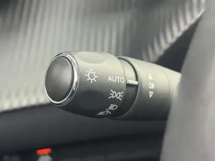 Photo 12 Peugeot 208  e- 136ch Allure Pack