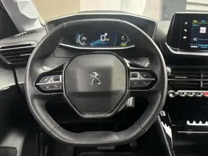 Photo 9 Peugeot 208  e- 136ch Allure Pack