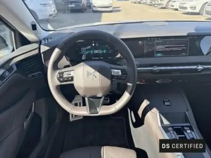 Photo 7 DS DS 4 N°4 Hybride 145ch Etoile Nappa