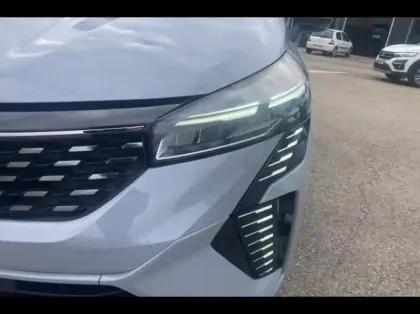 Photo 13 Renault Clio  1.6 E-Tech 145ch full hybrid Techno - 25