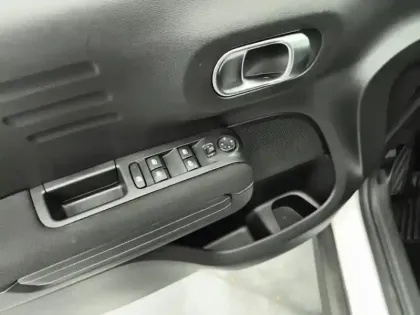 Photo 19 Citroën C3 Aircross  PureTech 130 S&S EAT6 Shine Pack