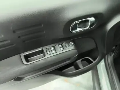 Photo 19 Citroën C3 Aircross  BlueHDi 110 S&S BVM6 Shine