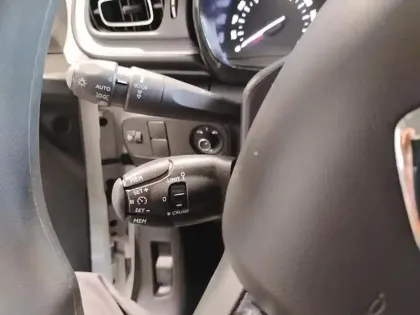 Photo 16 Citroën C3  PureTech 83 S&S BVM5 Shine