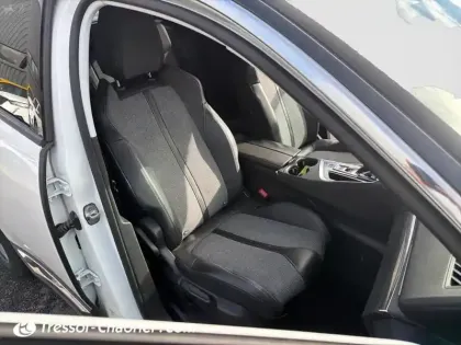 Photo 8 Peugeot 3008  1.6 THP 165ch S&S EAT6 Allure