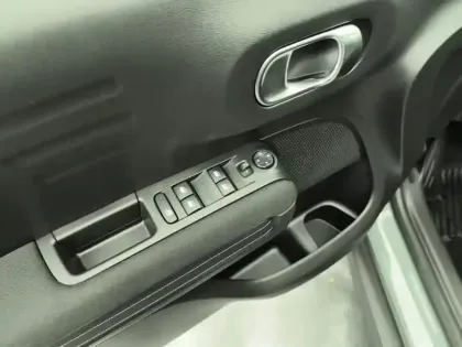 Photo 19 Citroën C3 Aircross  PureTech 110 S&S BVM6 Shine Pack