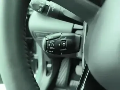 Photo 17 Citroën C3 Aircross  PureTech 110 S&S BVM6 Shine Pack