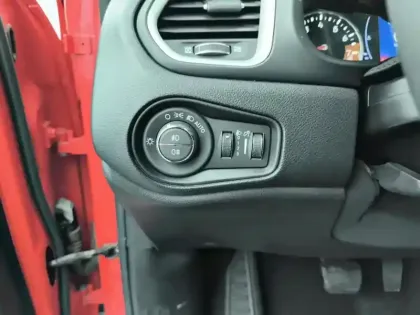 Photo 16 Jeep Renegade  1.3 GSE T4 150 ch BVR6 Quiksilver Edition