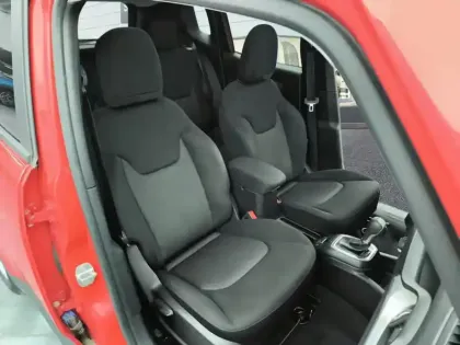 Photo 8 Jeep Renegade  1.3 GSE T4 150 ch BVR6 Quiksilver Edition