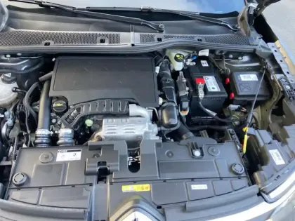 Photo 6 Citroën C4  PureTech 130 S&S EAT8 Shine