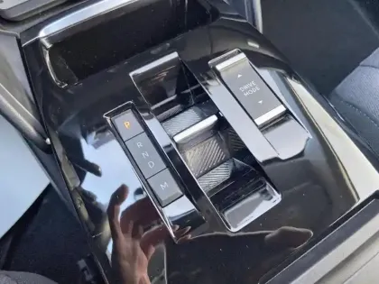 Photo 23 Citroën C4  PureTech 130 S&S EAT8 Shine