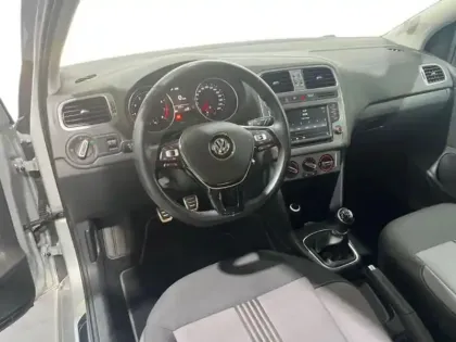 Photo 8 Volkswagen Polo 1.2 TSI 90 BMT Série Spéciale Allstar