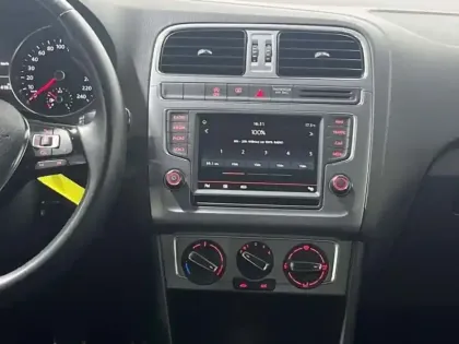 Photo 9 Volkswagen Polo 1.2 TSI 90 BMT Série Spéciale Allstar