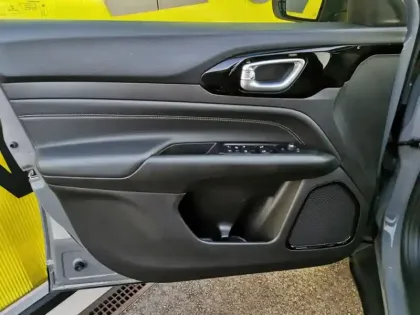 Photo 11 Jeep Compass Limited FWD 1.3 MultiAir 150 c