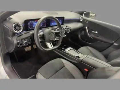 Photo 12 Mercedes Classe A 180 d AMG Line