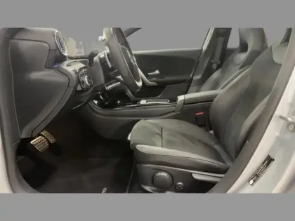 Photo 13 Mercedes Classe A 180 d AMG Line