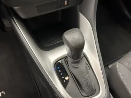 Photo 9 Toyota Yaris 116h Design PACK CONFORT