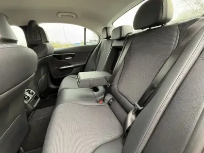 Photo 45 Mercedes Classe C Gén. V (W206) Ph1 Business Line + 4