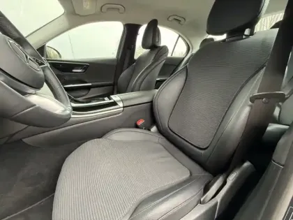 Photo 30 Mercedes Classe C Gén. V (W206) Ph1 Business Line + 4