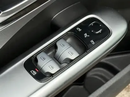 Photo 50 Mercedes Classe C Gén. V (W206) Ph1 Business Line + 4