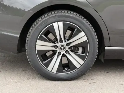 Photo 35 Mercedes Classe C Gén. V (W206) Ph1 Business Line + 4