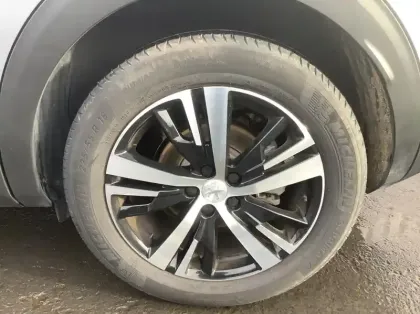 Photo 8 Peugeot 3008 Hybrid 136 e-DCS6 GT