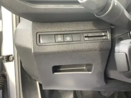 Photo 26 Peugeot 3008 Hybrid 136 e-DCS6 GT