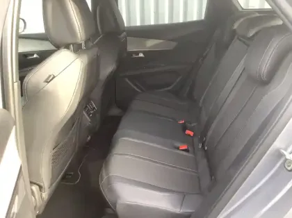 Photo 11 Peugeot 3008 Hybrid 136 e-DCS6 GT