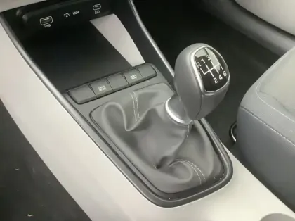 Photo 14 Hyundai Bayon 1.0 T-GDi 100 Hybrid 48V Intuitive