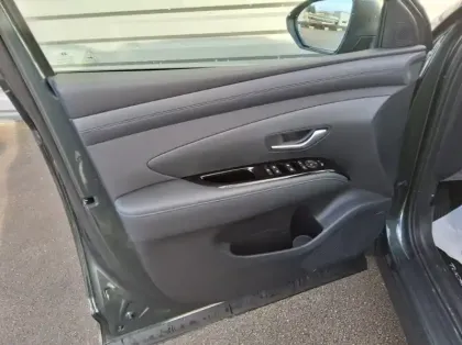 Photo 12 Hyundai Tucson Nouveau 1.6 T-GDI 215 Hybrid BVA6 Creative