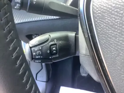 Photo 21 Peugeot 2008 Nouveau 100 S&S BVM6 Allure