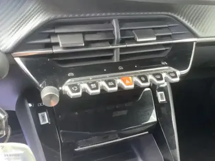 Photo 40 Peugeot 2008 Gén. II Ph2 Allure 5