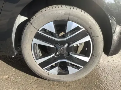 Photo 23 Peugeot 208 Gén. II Ph2 Allure 5