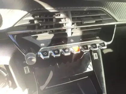 Photo 24 Peugeot 208 Gén. II Ph2 Allure 5