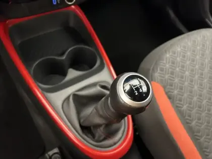 Photo 22 Toyota Aygo 1.0 VVT-i 72 Design Pack Zen & Radars