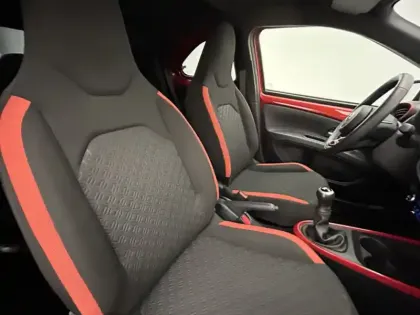 Photo 14 Toyota Aygo 1.0 VVT-i 72 Design Pack Zen & Radars