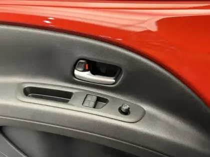 Photo 10 Toyota Aygo 1.0 VVT-i 72 Design Pack Zen & Radars