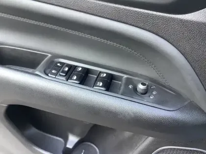 Photo 11 Jeep Compass 1.5 Turbo T4 130 ch e-Hybrid BVR7 S