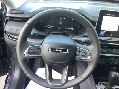 Photo 12 Jeep Compass 1.5 Turbo T4 130 ch e-Hybrid BVR7 S