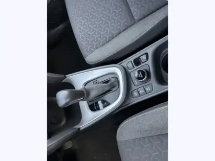 Photo 8 Toyota Yaris Hybride 1.5 HYBRID 116H DESIGN AUTO