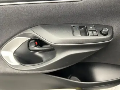 Photo 10 Toyota Yaris Hybride 116h Dynamic