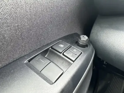 Photo 13 Toyota Yaris Hybride 116h Dynamic