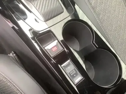 Photo 51 Peugeot 2008 Gén. II Ph2 Allure 5