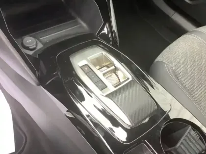 Photo 47 Peugeot 2008 Gén. II Ph2 Allure 5