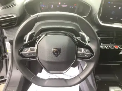 Photo 17 Peugeot 2008 Nouveau 130 S&S EAT8 Allure