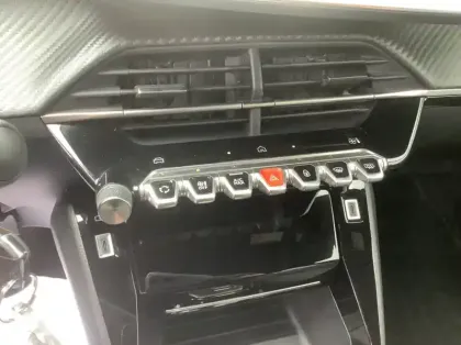 Photo 41 Peugeot 2008 Gén. II Ph2 Allure 5