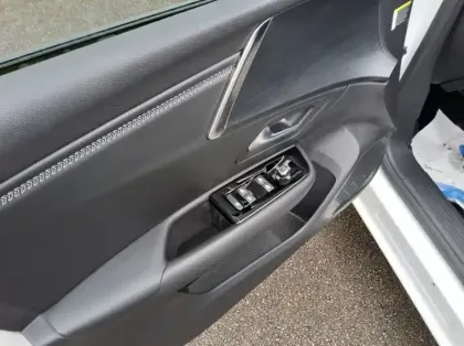 Photo 10 Citroën C5 Nouvelle PureTech 130 S&S EAT8 Shine