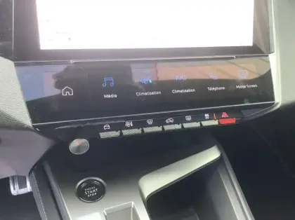 Photo 15 Peugeot 308 Hybrid 136 e-DCS6 GT