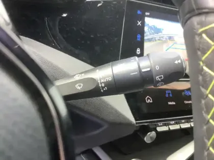 Photo 19 Peugeot 308 Hybrid 136 e-DCS6 GT