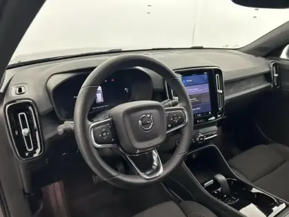 Photo 8 Volvo Xc40 Recharge 231ch Plus EDT + Pack Hiver avec pompe à chaleur